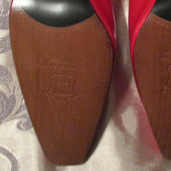 STUART WEITZMAN RED PATENT LEATHER SLING. (NWT) - Picture 10 of 15